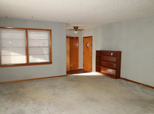 710 N Riverdale Dr, Mulvane, KS 67110