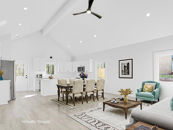 2nd image of 1107 Elmore St