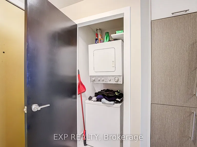 199 Richmond St W #303 — Photo 32