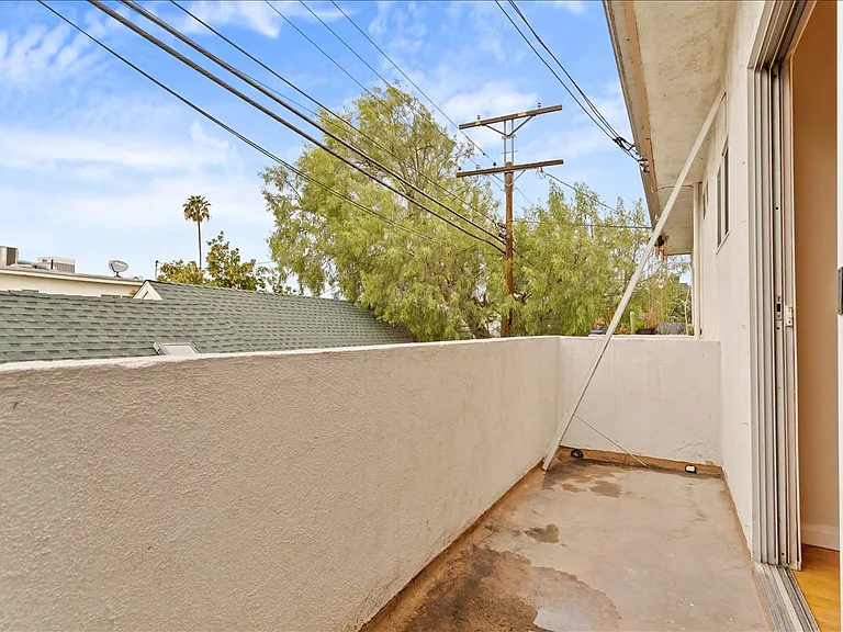 1051 S Cochran Ave #7 — Photo 14