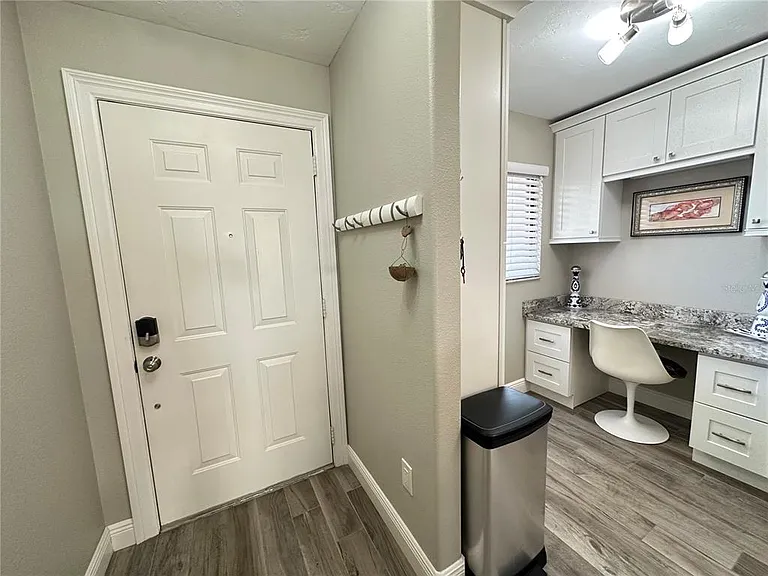 106 1st St E #115 — Photo 8