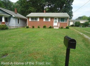 2611 Pinecroft Rd, Greensboro, NC 27407