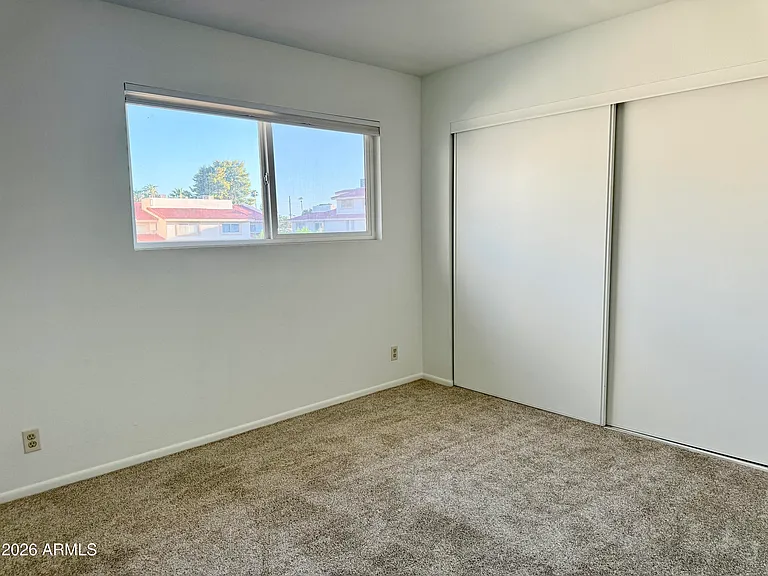 5631 N 79th St #4 — Photo 30