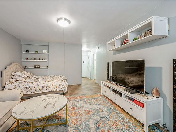 5th image of 6145 98th St APT 4N