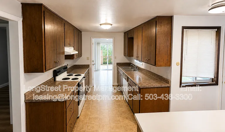 606 NW 28th St — Photo 9