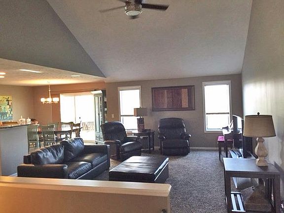 3rd image of 9900 Waterview Dr