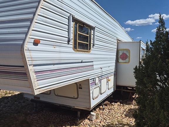 4th image of 2089 S Columbine St