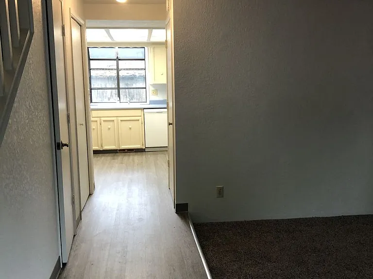 1202 Morrow Rd #C — Photo 2