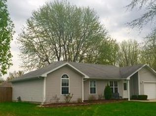 778 S Locust St, Marshfield, MO 65706