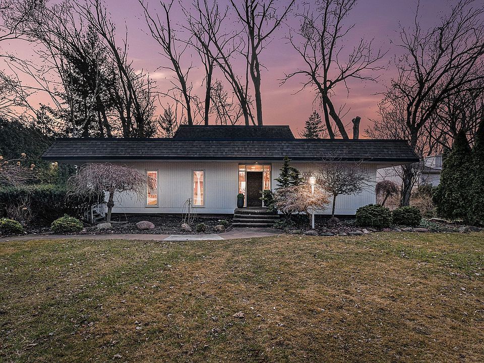 1st image of 2331 Pine View Dr