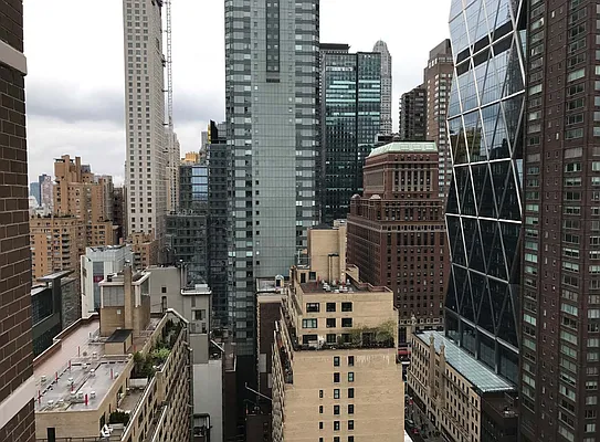 Rented by Realty Group International | media 20