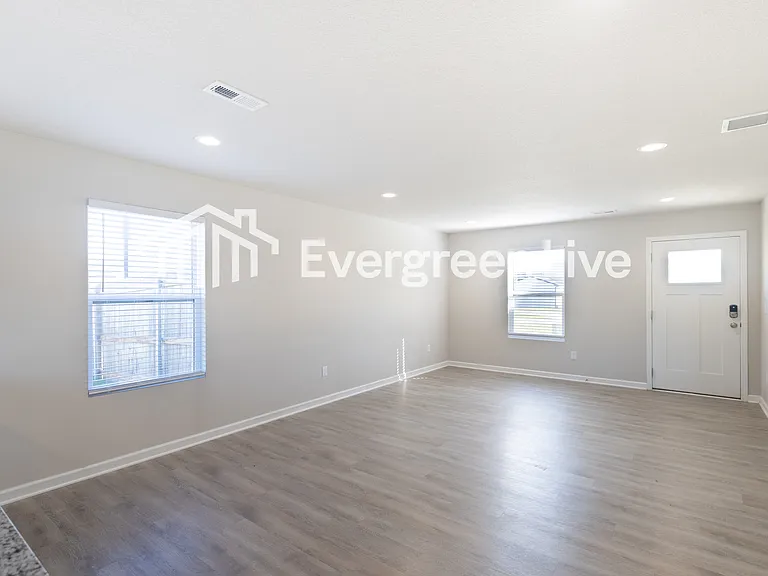 116 Burlington Dr — Photo 5