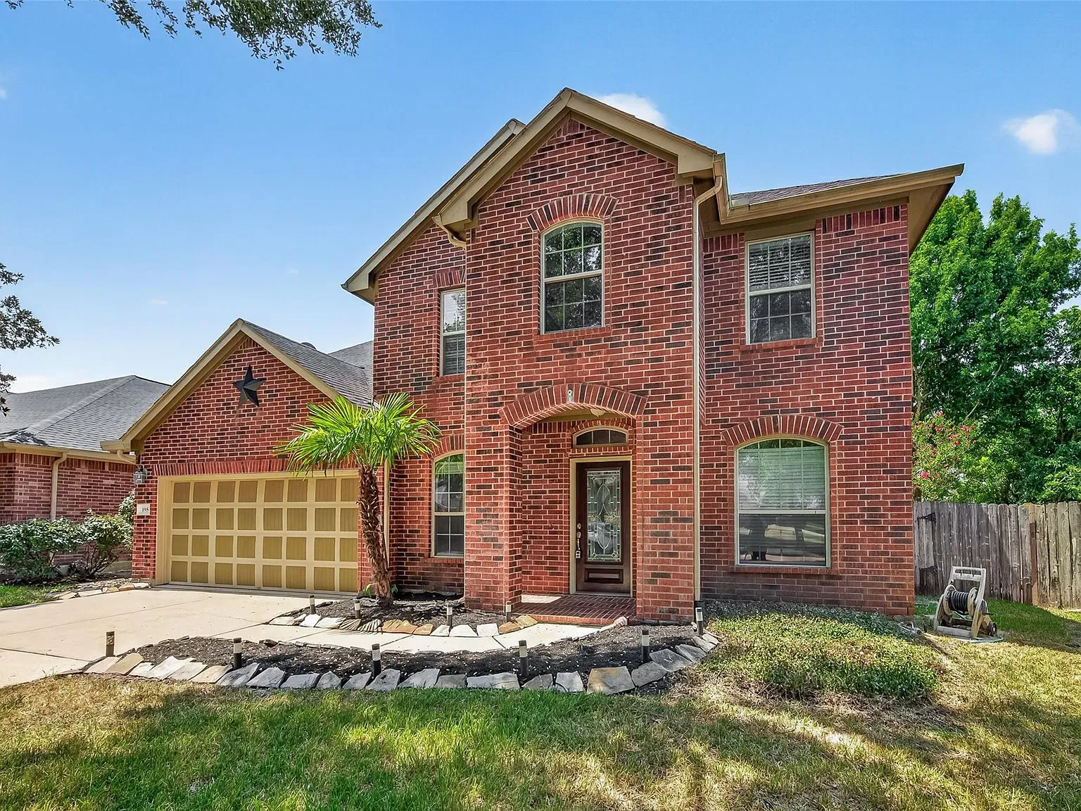 4 bed, 2.5 bath, 2443 sqft, $2,500 — Photo 4