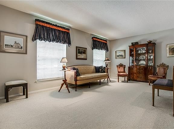 3rd image of 10204 Mapleridge Dr