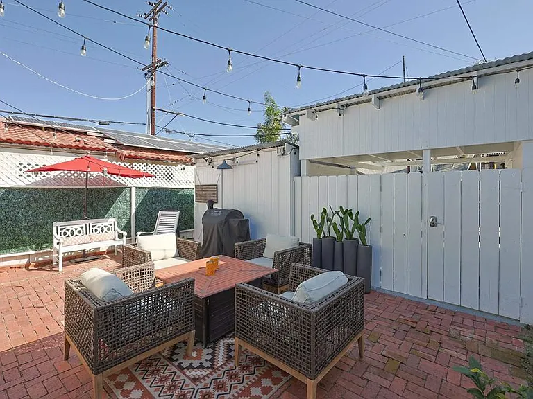 207 C Ave — Photo 1