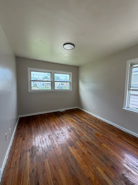 3 bed, 1000 sqft, $1,350 — Photo 4