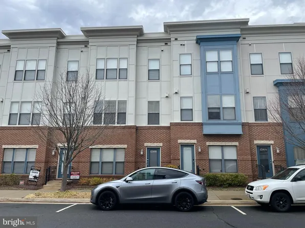 12168 Waveland St, Fairfax, VA 22033