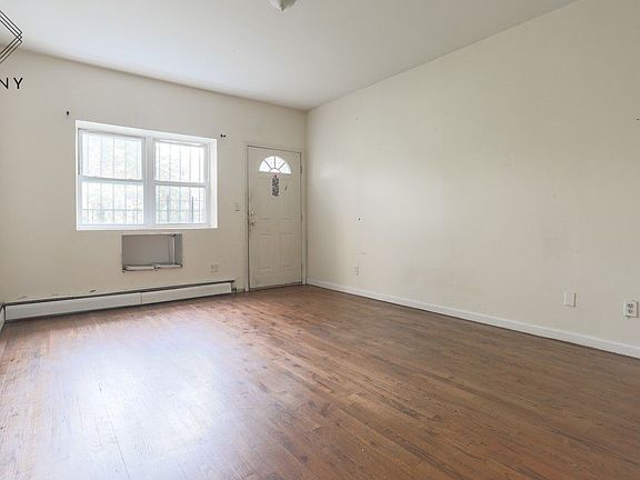3rd image of 293 Throop Ave #1