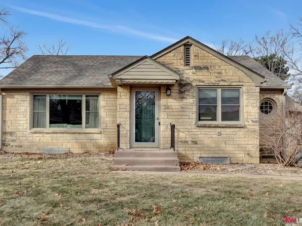 3011 S 41st St, Lincoln, NE 68506