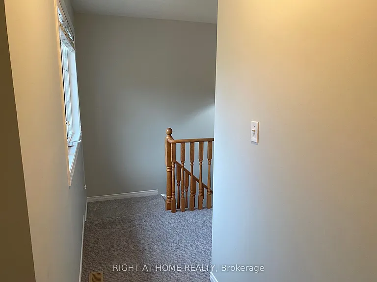 2351 Newcastle Cres — Photo 14
