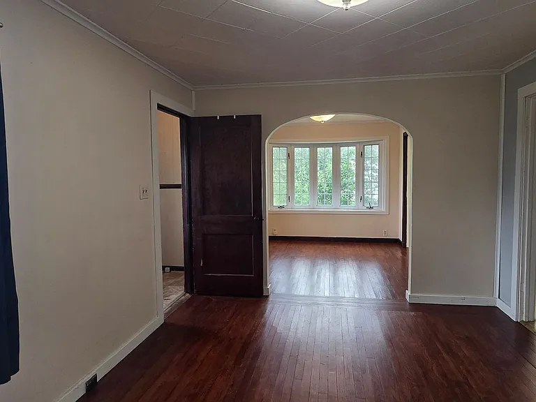 13497 Center Rd — Photo 4