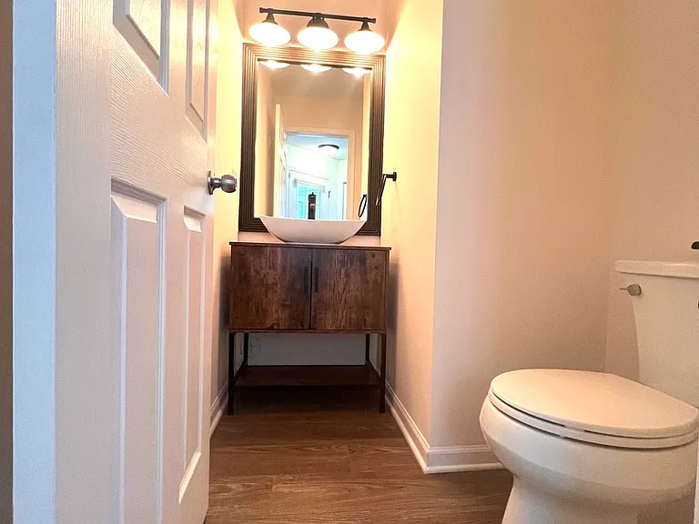 2407 Stoughton Cir #2407 — Photo 12