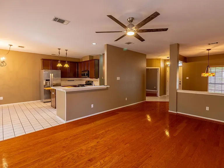 8209 Forest Heights Ln — Photo 14