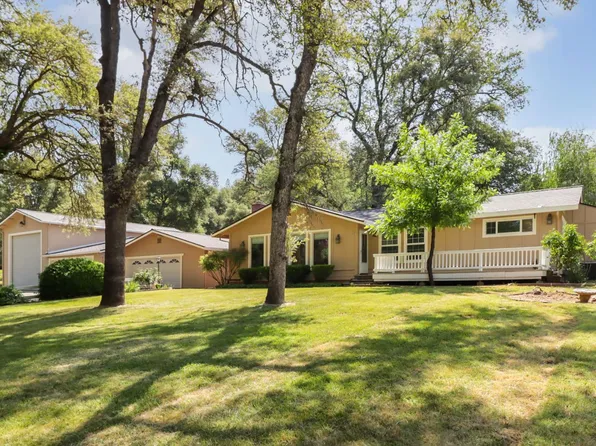 10385 Quincy Ln, Penn Valley, CA 95946