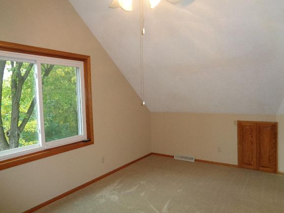 4th image of 2376 Grospoint Ave N