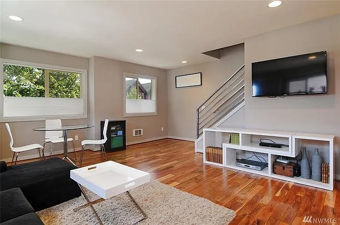 9615 Roosevelt Way NE — Photo 4