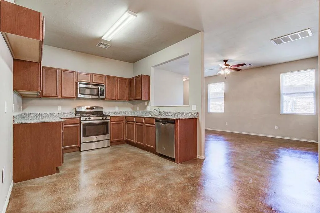 3 bed, 1250 sqft, $1,500 — Photo 4