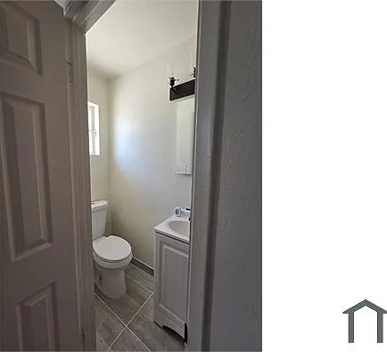 1735 E Burgess Ln — Photo 13