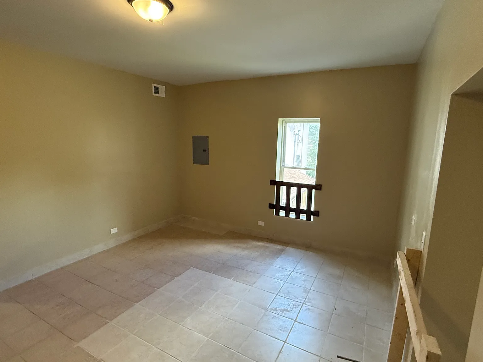 3 bed, 1150 sqft, $2,000 — Photo 4