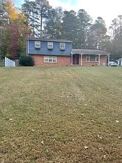 1st image of 151 London Bridge Dr