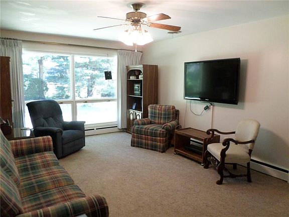 2nd image of 1318 Oakwood Trl