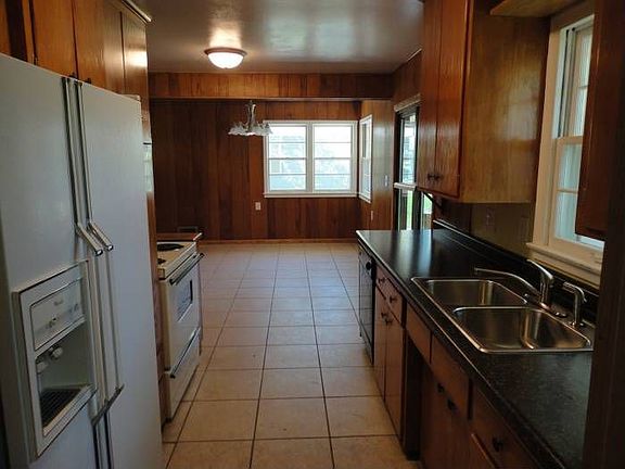 2nd image of 8918 Greenway Ave S