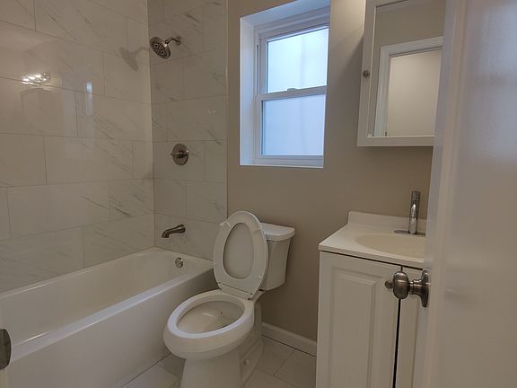 5th image of 24213 Braddock Ave #1