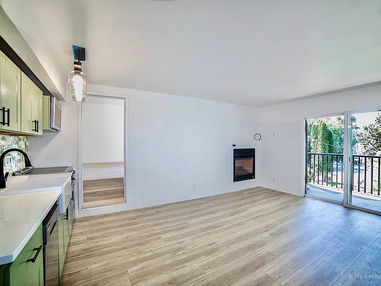 1565 NW Wall St #136/137 — Photo 2