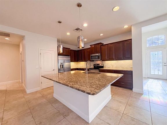 2nd image of 1416 HICKORY VIEW CIRCLE