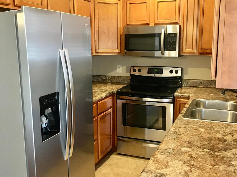 395 Arbor Cir — Photo 3
