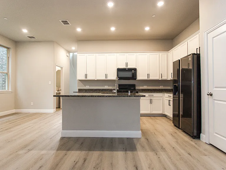7504 Palisades Dr — Photo 19