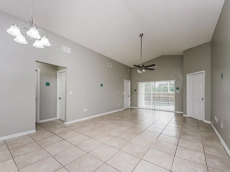 1125 Winding Water Way — Photo 3