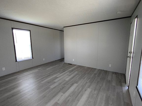 5th image of 9 W Ashwood Dr