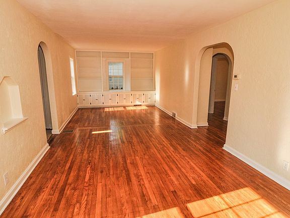 3rd image of 1801 Garden St