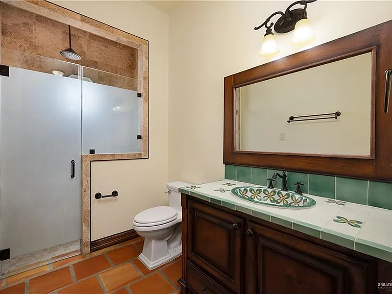 2304 Antigua Dr — Photo 34