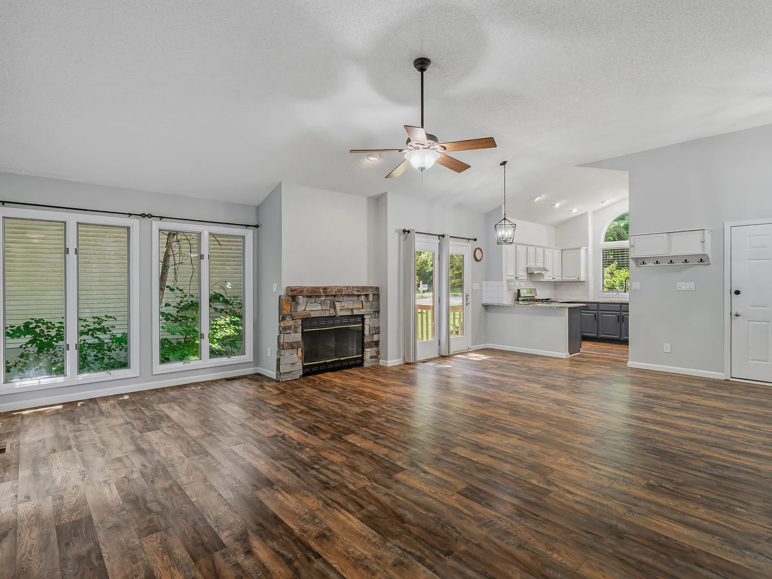 310 Paoli Trce - 1 — Photo 4