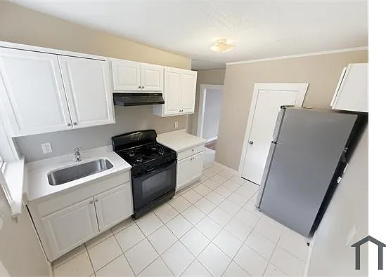 21 Hilton St #23
