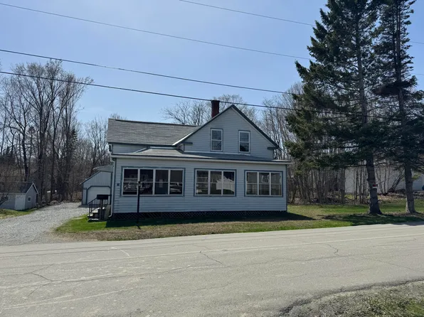 29 Cedar Street, Dexter, ME 04930