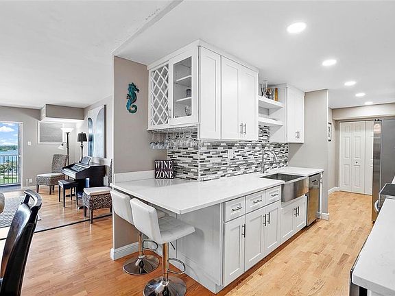 4th image of 10355 PARADISE BOULEVARD #1010-1011