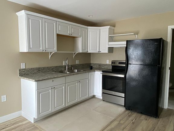 4th image of 2617 L Ave